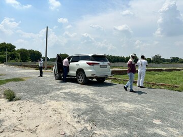  Plot – Exterior View View at Babatpur - for Sale