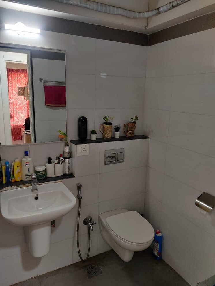 Bathroom, kores-tower 2 Bedroom 950 Sq.Ft. Apartment In Vartak Nagar Thane 7408469