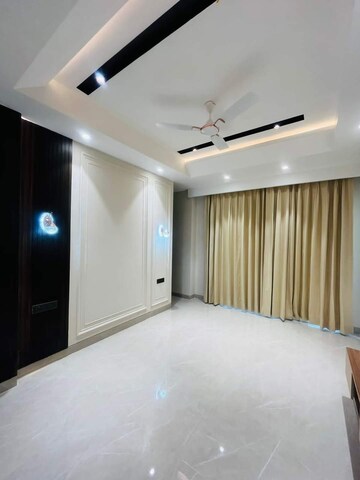 Room in 3 BHK Builder Floor at Ansal API Esencia, Sector 67 – for Sale