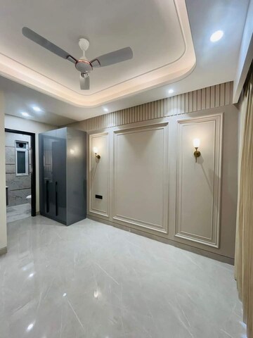 Room in 3 BHK Builder Floor at Ansal API Esencia, Sector 67 – for Sale