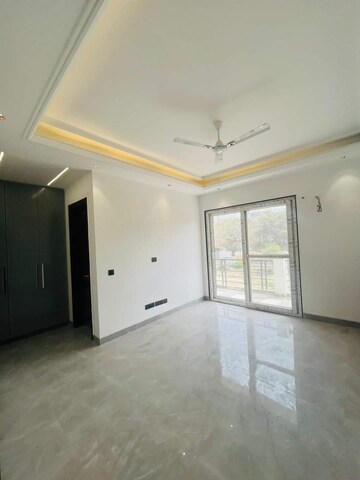 Room in 4 BHK Builder Floor at Ansal API Esencia, Sector 67 – for Sale