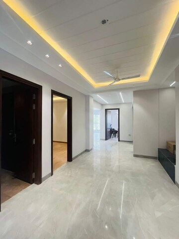 Building Lobby in 4 BHK Builder Floor at Ansal API Esencia, Sector 67 – for Sale