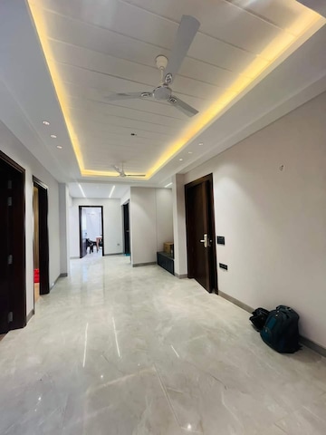 Building Lobby in 4 BHK Builder Floor at Ansal API Esencia, Sector 67 – for Sale