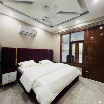 Bedroom in 3 BHK Builder Floor at Chattarpur – for Sale