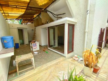 Bedroom in 6+ BHK Independent House at Aarone Botanica, Neeti Bagh – for Sale