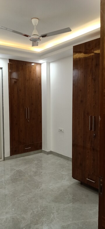 Room in 3 BHK Builder Floor at Vasant Kunj – for Sale
