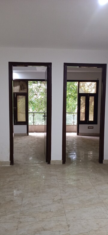 Room in 3 BHK Builder Floor at Vasant Kunj – for Sale