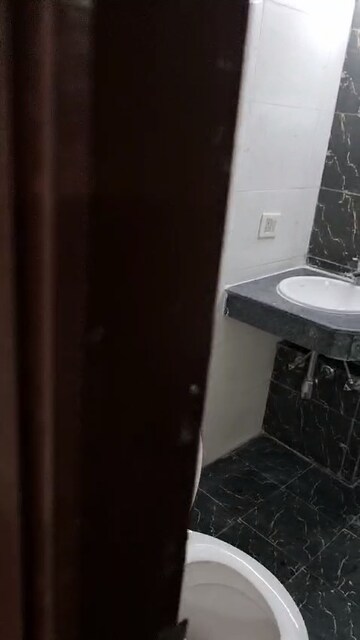 Master Bedroom in 4 BHK Builder Floor at BPTP Parkland Pride, Sector 77 – for Sale