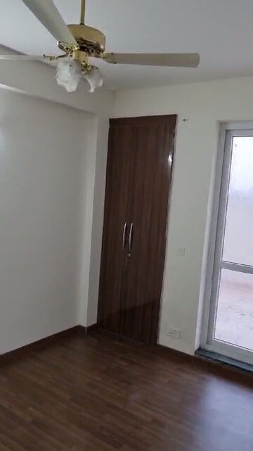 Room in 4 BHK Builder Floor at BPTP Parkland Pride, Sector 77 – for Sale