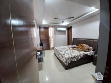 Bedroom in 3 BHK Builder Floor at Sector 46 – for Sale