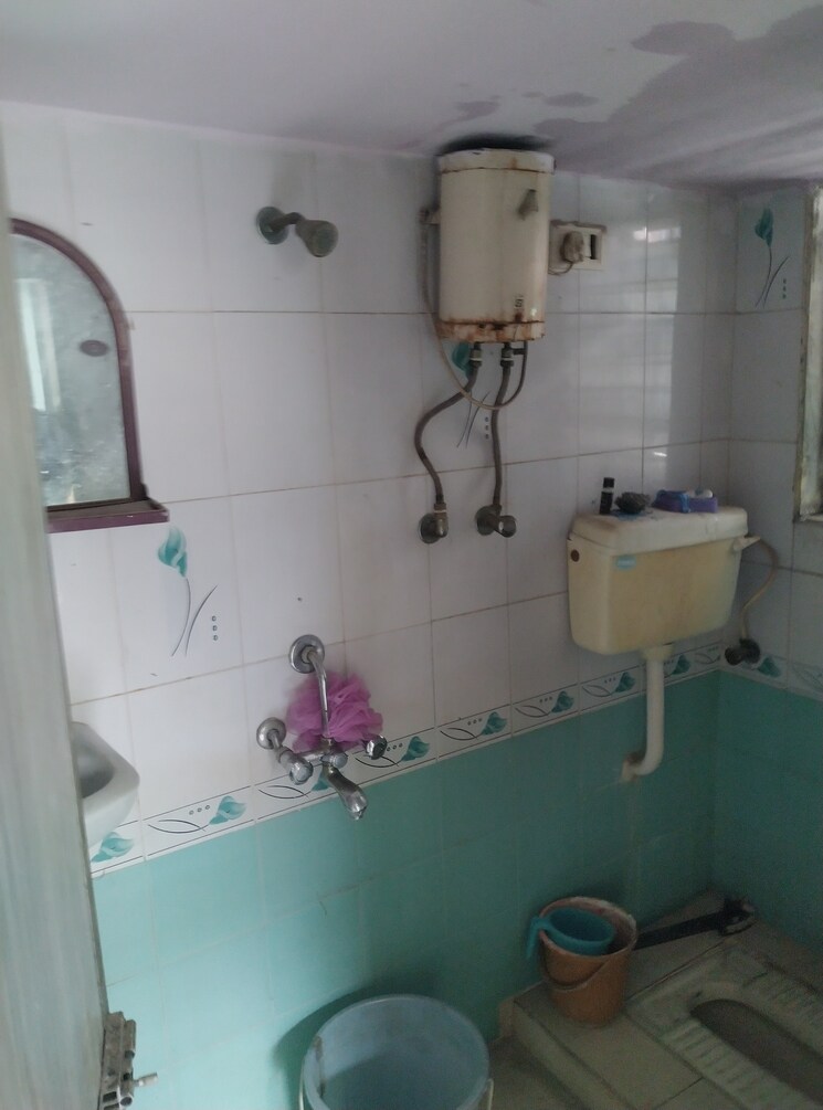 Bathroom, pawan-chs-airoli 1 Bedroom 650 Sq.Ft. Apartment In Airoli Sector 9a Navi Mumbai 7409432
