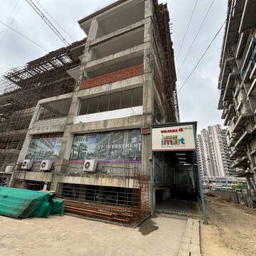  Shop For Sale in London Mart, Sector 16 Greater Noida