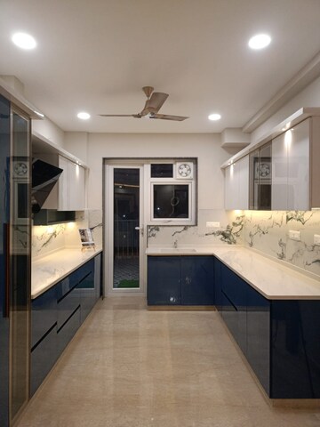 Kitchen in 4 BHK Builder Floor at Sector 16 – for Sale