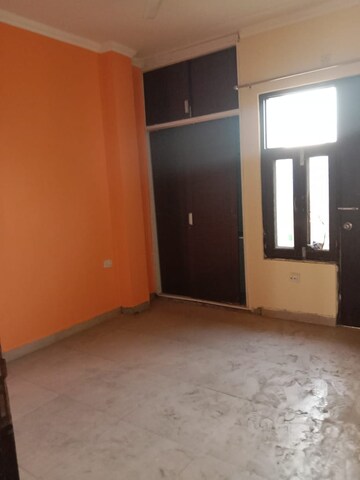 Room in 3 BHK Builder Floor at Sainik Colony – for Sale