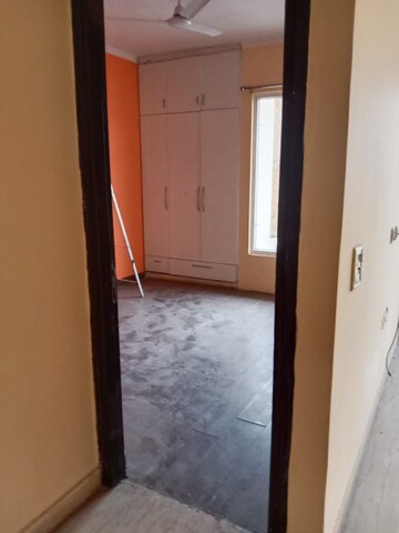 Room in 3 BHK Builder Floor at Sainik Colony – for Sale