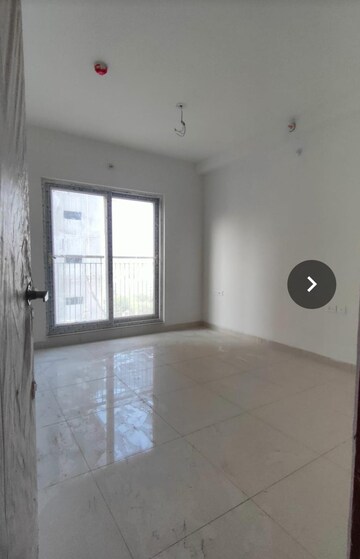 Room in 2 BHK Apartment at Jaypee Kensington Park Apartments, Sector 133 – for Sale