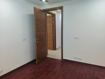 Room in 3 BHK Builder Floor at Birla Navya, Sector 63a – for Sale