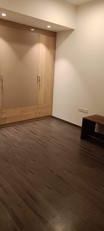 Room in 3 BHK Apartment at Tata Primanti-Executive Apartments, Sector 72 – for Sale
