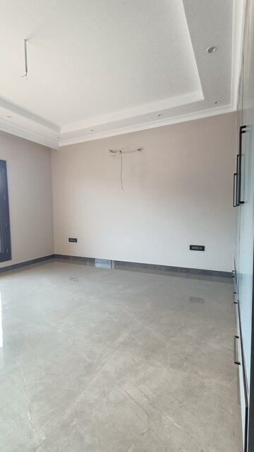 Room in 6+ BHK Independent House at Sector 66 B – for Sale
