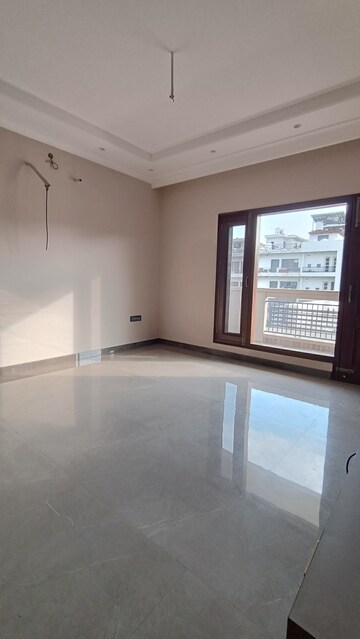 Room in 6+ BHK Independent House at Sector 66 B – for Sale