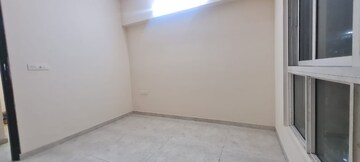 Room in 2 BHK Apartment at Lodha Amara, Kolshet Road – for Sale