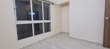 Room in 2 BHK Apartment at Lodha Amara, Kolshet Road – for Sale