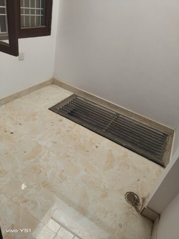 Furnished Amenities in 3 BHK Villa at Mansarovar Extension – for Sale