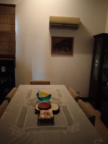 Master Bedroom in 6+ BHK Independent House at Sector 31 – for Sale