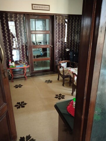 Parking in 6+ BHK Independent House at Sector 31 – for Sale