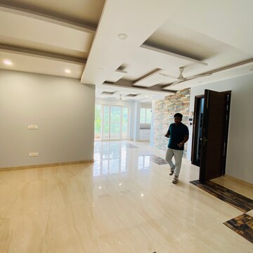 Room in 3.5 BHK Apartment at Sector 5, Dwarka – for Sale