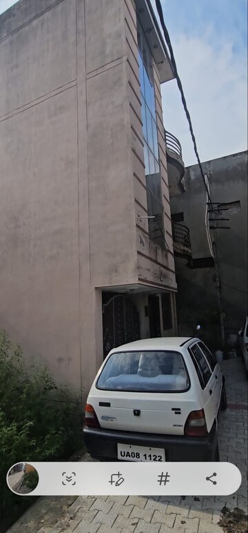 Furnished Amenities in 4 BHK Independent House at New Shivalik Nagar – for Sale
