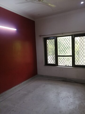 Room in 5 BHK Independent House at Palam Vihar – for Sale