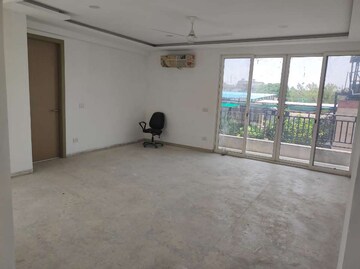 Room in 6+ BHK Independent House at Safdarjang Enclave – for Sale