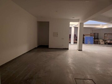 Room in 6+ BHK Independent House at Safdarjang Enclave – for Sale