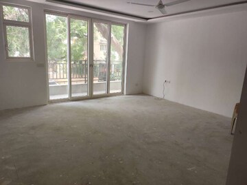 Room in 6+ BHK Independent House at Safdarjang Enclave – for Sale