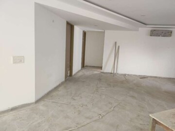 Room in 6+ BHK Independent House at Safdarjang Enclave – for Sale
