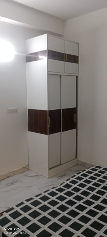 Room in 1 BHK Builder Floor at Sector 7 Wave City – for Sale