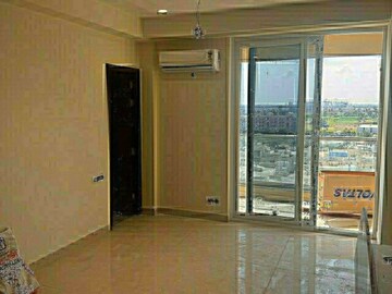 Room in 4 BHK Apartment at Maya Green Lotus Saksham, International Airport Road – for Sale