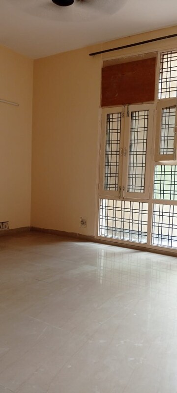 Room in 3 BHK Villa at Palam Vihar – for Sale