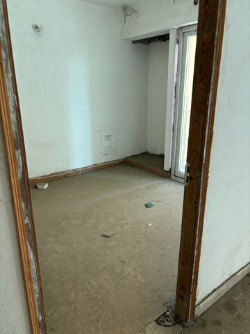 Room in 3 BHK Apartment at Migsun Ultimo, Omicron Iii Greater Noida – for Sale