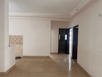 Room in 2 BHK Apartment at JM Florance, Tech Zone 4 Greater Noida – for Sale