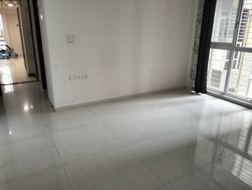 Room in 2 BHK Apartment at Lodha Amara, Kolshet Road – for Sale