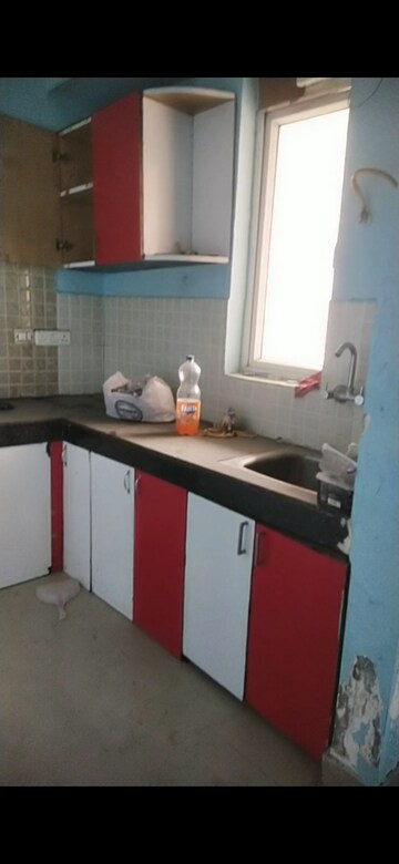 Kitchen in 2.5 BHK Apartment at Supertech Czar Villa, Omicron I Greater Noida – for Sale