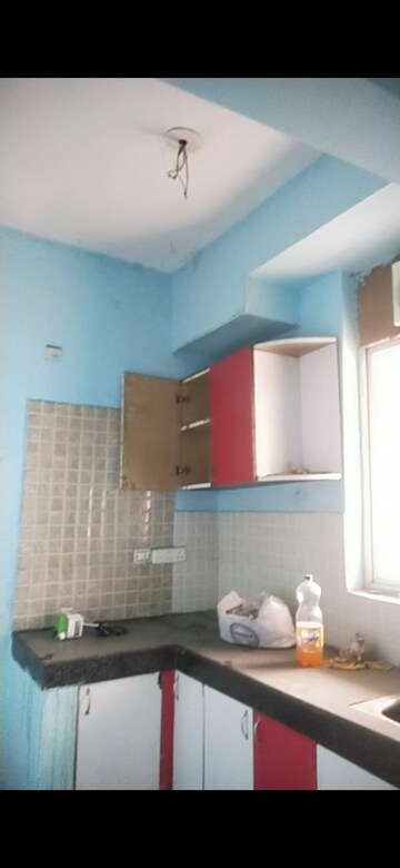 Furnished Amenities in 2.5 BHK Apartment at Supertech Czar Villa, Omicron I Greater Noida – for Sale