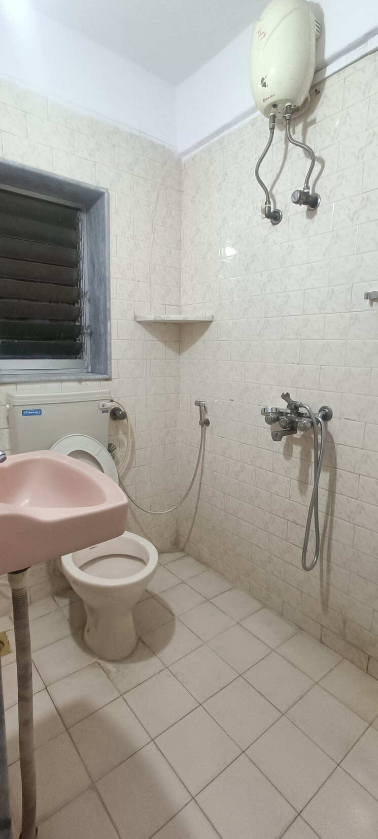 Bathroom, golden-view 2 Bedroom 1000 Sq.Ft. Apartment In Santacruz East Mumbai 7411780