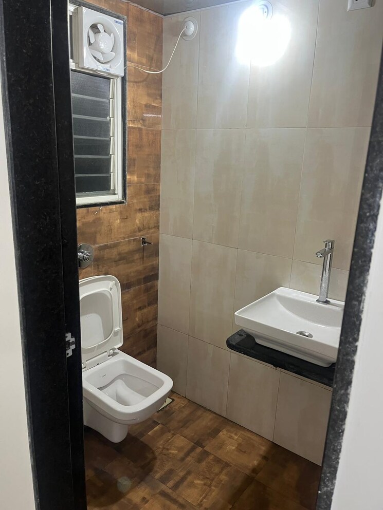 Bathroom, bhansali-whispering-winds 2 Bedroom 725 Sq.Ft. Apartment In Pashan Pune 7411790