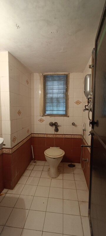 Bathroom in 2 BHK Apartment at Sagar Avenue, Santacruz East – for Sale