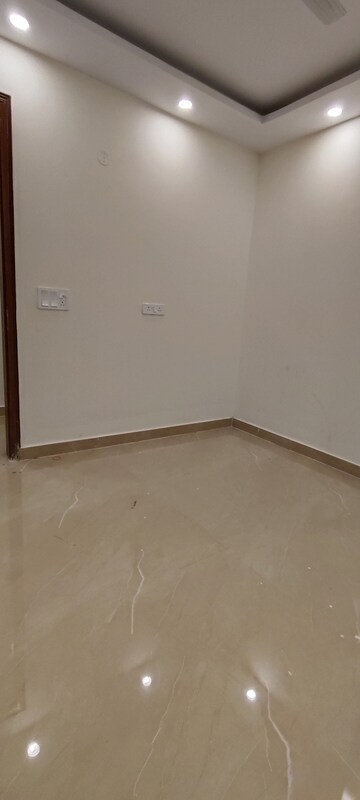 Room in 3 BHK Builder Floor at Chattarpur – for Sale