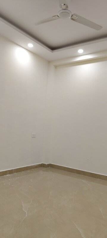 Furnished Amenities in 3 BHK Builder Floor at Chattarpur – for Sale