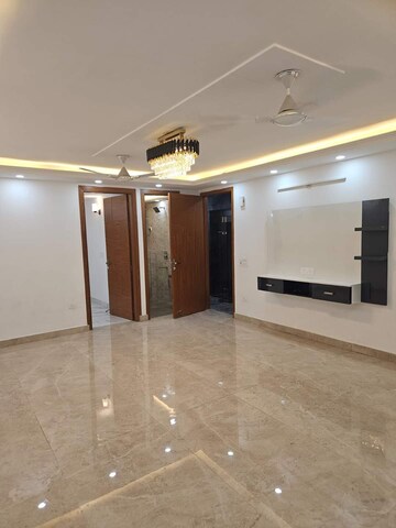 Master Bedroom in 3 BHK Builder Floor at Chattarpur – for Sale